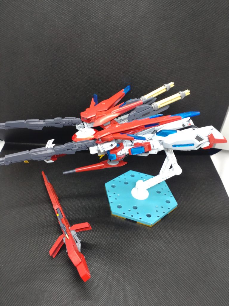 ベースはいつもの2000番までヤスッて光沢スプレー吹いてます。