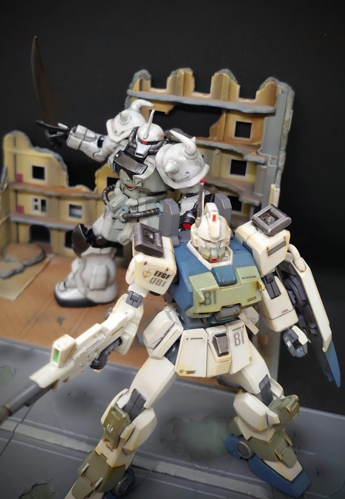 「Ez8!うしろ!うしろ!」