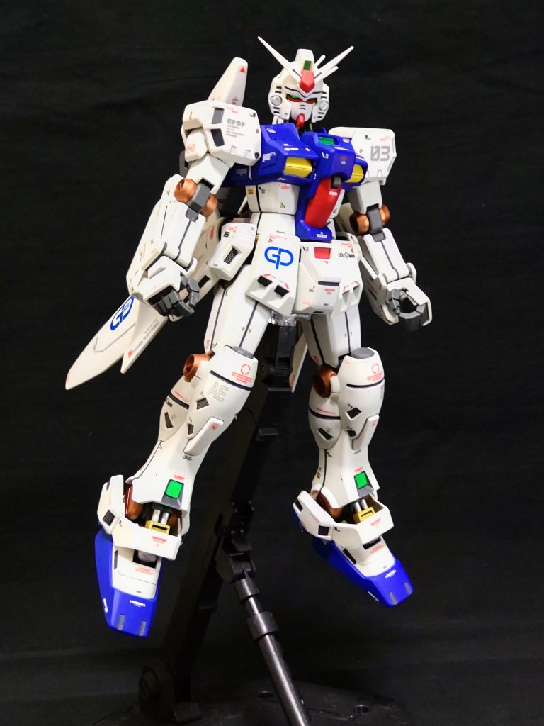 ステイメンってデンドロビウムの印象が強いので装備なしのイメージがあります。改修は、首の延長(GP01の物に交換)とバズーカラックを作ったぐらいでいつも通りの部分塗装の簡単フィニッシュです。