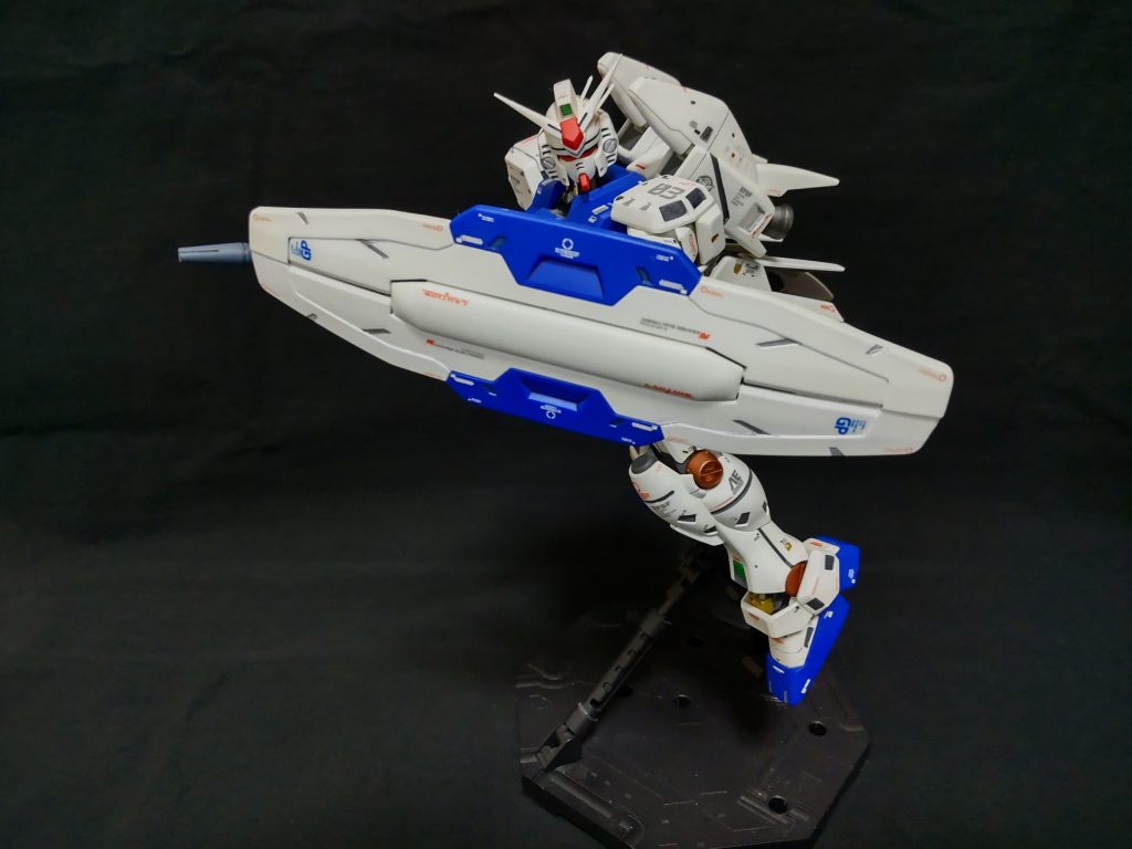 シールドをかまえて、やっぱりシールドを持ってるイメージがないですね。