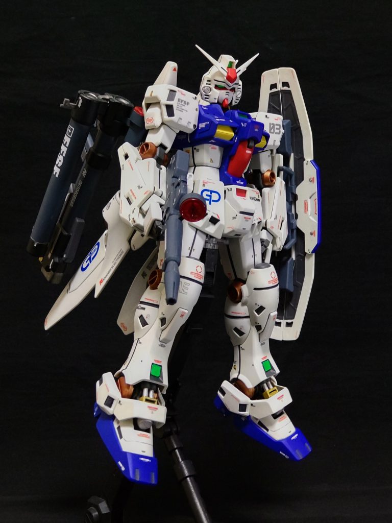 フル装備。フォールディングバズーカも背中にマウントできるようにしました。これで何処にいったか分からなくなることはないはず😓。