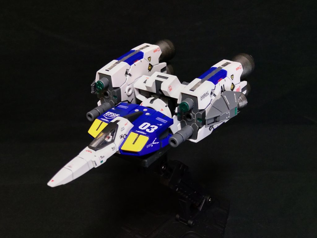 スピードアップ、小型のバーニアが付きました。定番のパワーアップ。「デカいバーニアが付いてるのでいらないだろう」との突っ込みは、無視します。