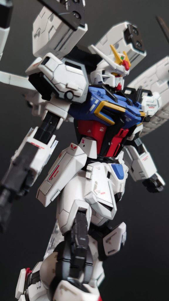 飛翔ポーズを下から撮影お気に入りの1枚です。ディテールアップによって密度が増して良い感じに自己満足です。まだまだ、道半ば。これまで通り、気の向くままに、ボチボチ製作していこうと思います(´ω`)