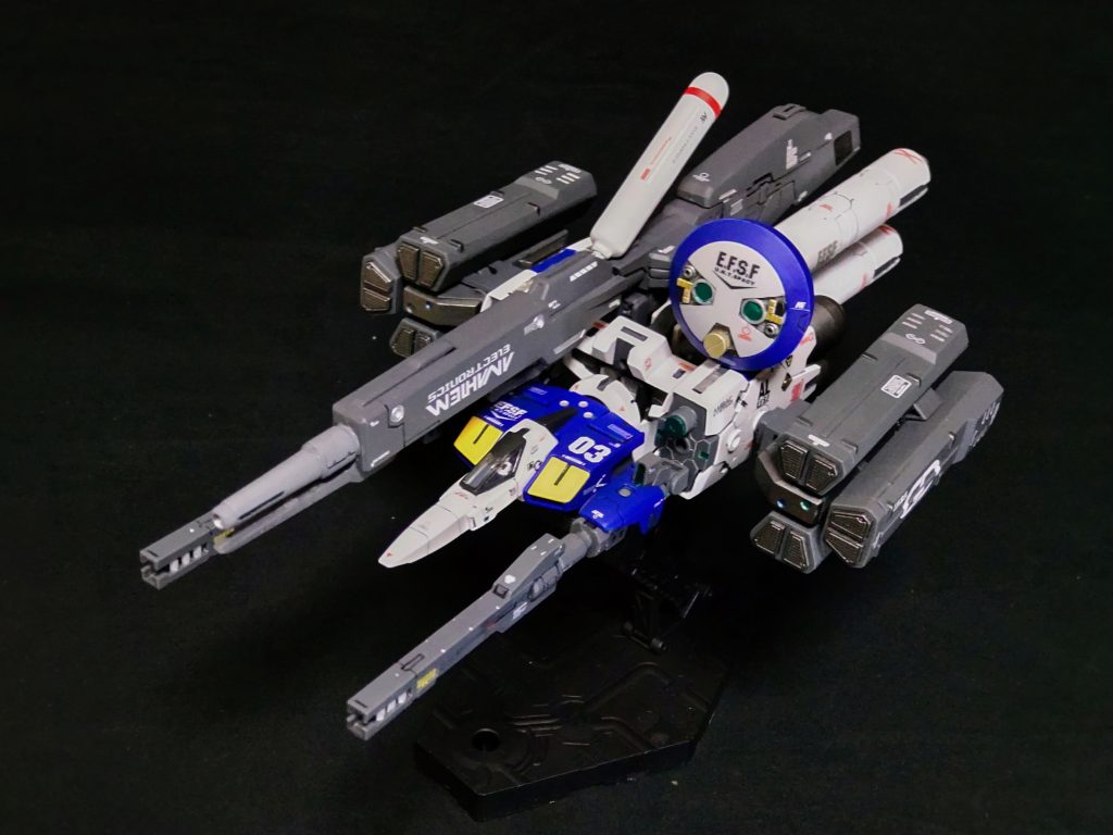 GP03Sのコア・ファイターのバックパックは、GP02Atypeブロッサムで使ってしまったのでバーニア部として、30MMのプロペラントタンクユニットを使っています。https://gumpla.jp/mg/1693423