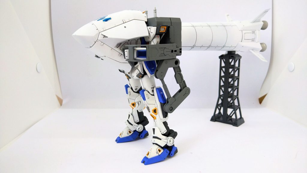 なんかもう、無駄にでかい(笑)。両足ダランなのが違和感バリバリの秘訣なのでしょう。