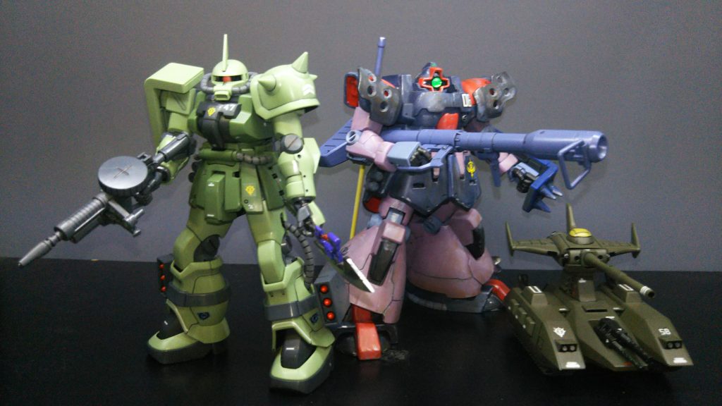 ドムトローペン(デザートカラー)も手持ちにあるので、0083の熱砂の攻防戦の1シーンを再現してみたいなぁ…