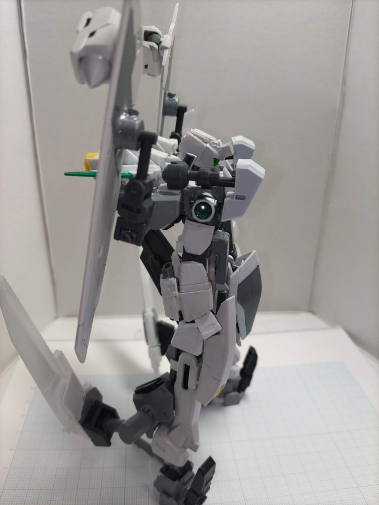 使用キットは上から ストライク、ジム3、BB戦士OO7ソード、クシィー、RG Oライザー、AEG1、ハルート、アストレア、グレイズ、RX72ガンダム、サバーニャ、インパルス。そのほかに 30MM、コトブキヤ アーキテクト、MSGプラ板、プラ棒、パイプ、真鍮線、ネオジム磁石、釣り糸、レジン、針金塗料は水性ホビーカラー、油性マジック、ガンダムマーカなど