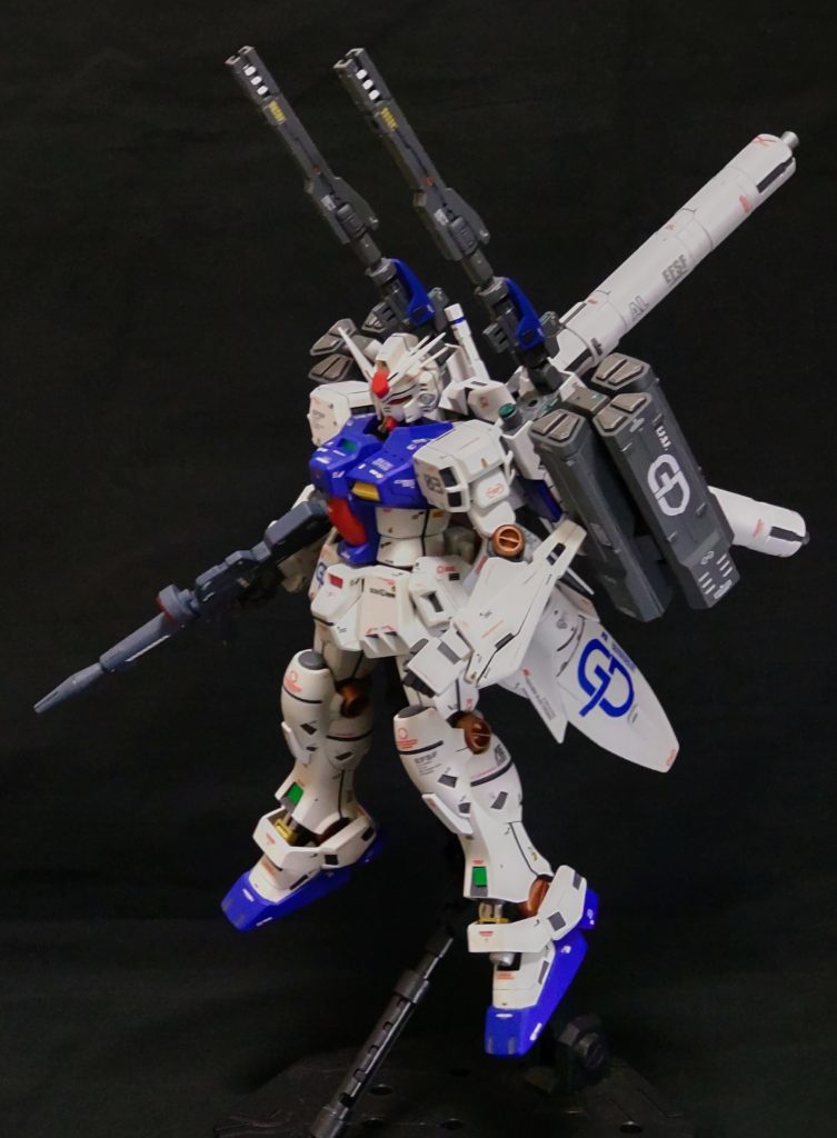 MLRS装備、12門のミサイルランチャーが付きます。