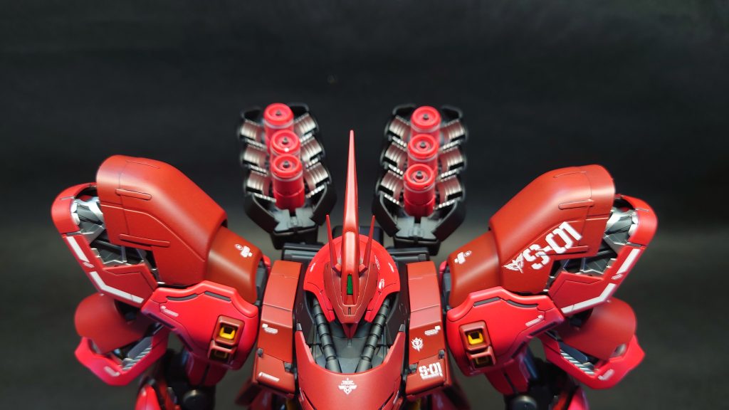 ファンネルラックはミラークロームで塗装してピカピカにしています。