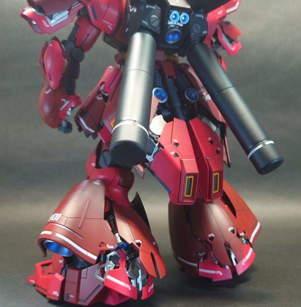 バーニア内部をメタリックブルーで塗装しています