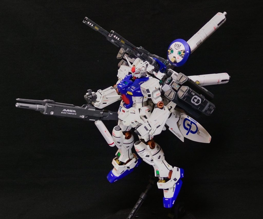 相変わらず動きませんがポーズを付けて。