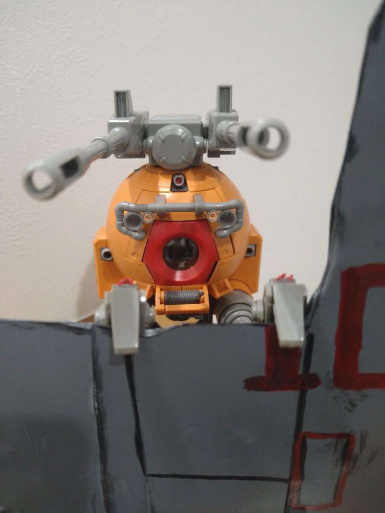 残骸から覗くシローボール