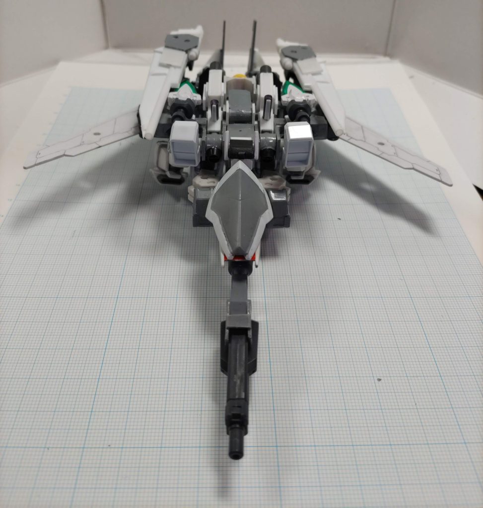 変形機構はイナクトに近く、・腹部、脚部、腕部、機首ライフルを移動・頭部を首基部で背面に収納・ソード、翼をかわしながら定位置へ脚部ミサイルコンテナに固定ピンがあるのでかなり安定肩、ふとももの関節は露出しないようにカバーで隠れる。推進力はコーンスラスター×2、スラスター×3の計5基すべてが後ろを向きます。