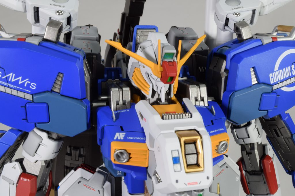 頭のインコムが好きでなかったのでZガンダムっぽく&胸のダクト下のフィンは丸パクリです(笑)