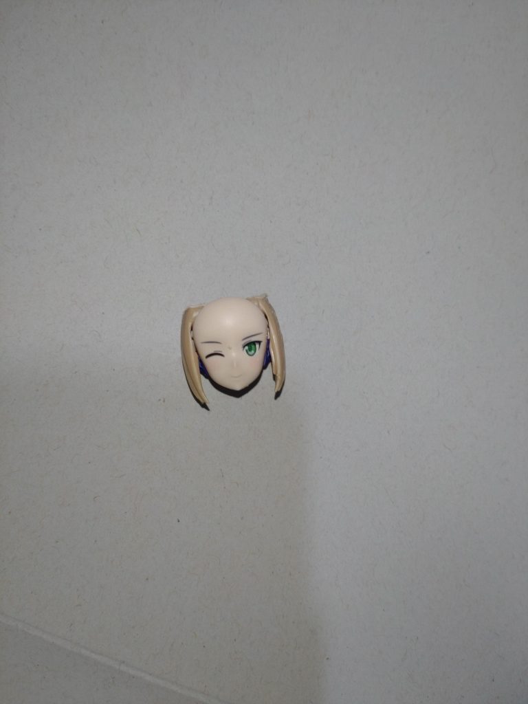 頭はギリギリまでカットしました。