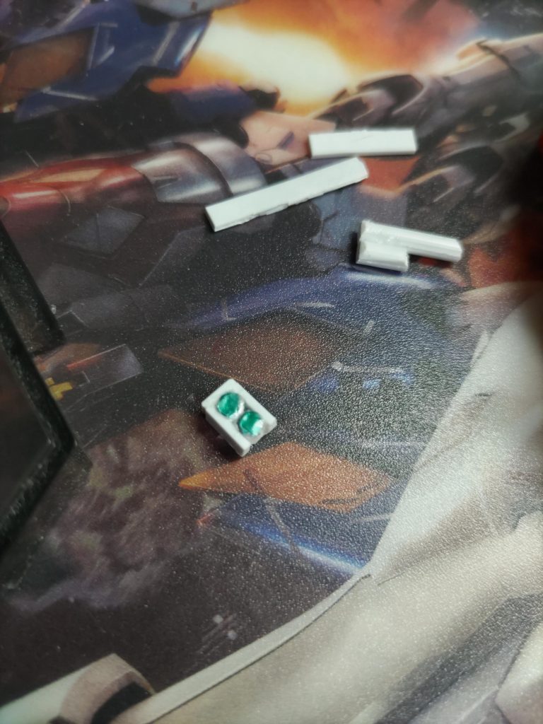 GNバルカンナイフはランナーから切り出したプラ棒プラ板を使って作成