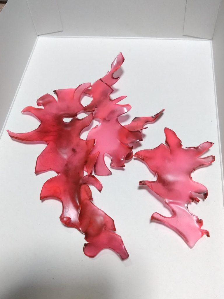 口から火炎を!と思ってエフェクト製作してみましたがイマイチだったので心折れて止めました。普通に白プラ板で製作して塗っても良かったかな?この後思い直して炎エフェクト製作していますが明日からまた出張先なのでいつか画像追加あるかも無いかもです。😅