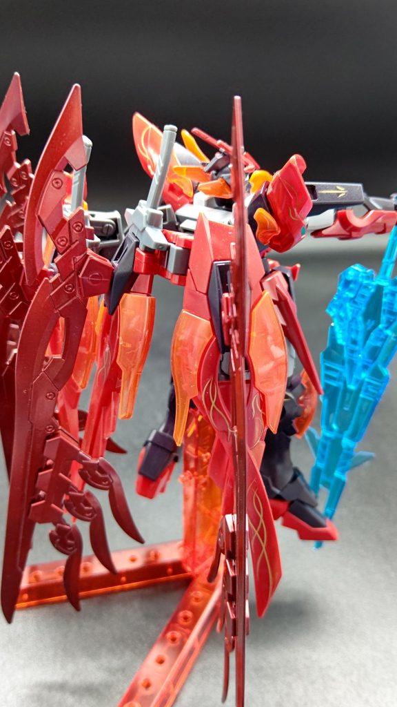 今となっては入手困難な限定パーツを惜しみ無く使うことでセレブが作る妥協しないガンプラを再現