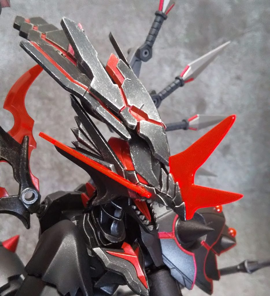 頭部、ダークグラスパードラゴンに30MMの戦国アーマーを使い改造。