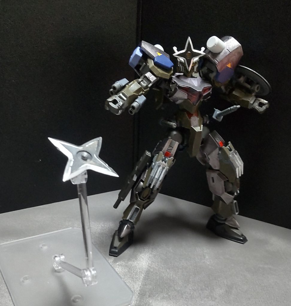 ・シャドーブレード手裏剣型の投擲武器で切れ味抜群。※破損しない限り、投げても戻ってくるようになっています。