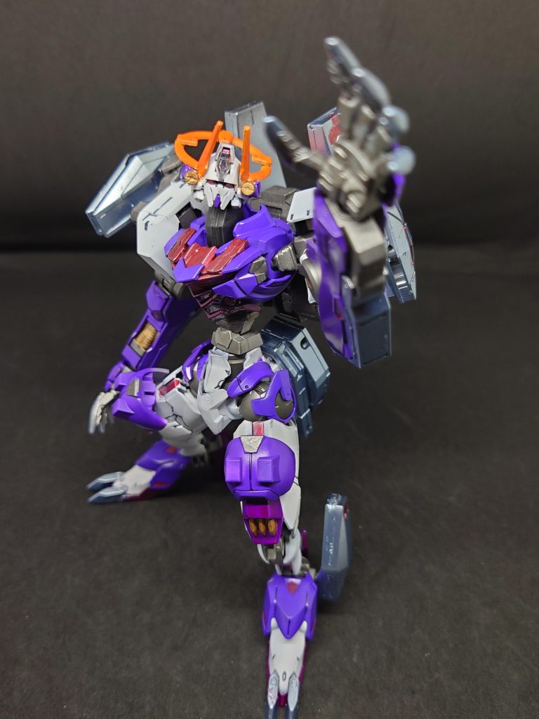 「あぁ…声が聞こえる…ずっとそばにいたんだね」「大事な家族…これでずっと一緒だね」ドゥルガーは空を掴むように腕をあげ特殊な機械音を発していた。周りが無差別に破壊された居住区のど真ん中でその機械音は喜んでいるように聞こえたそうだ…