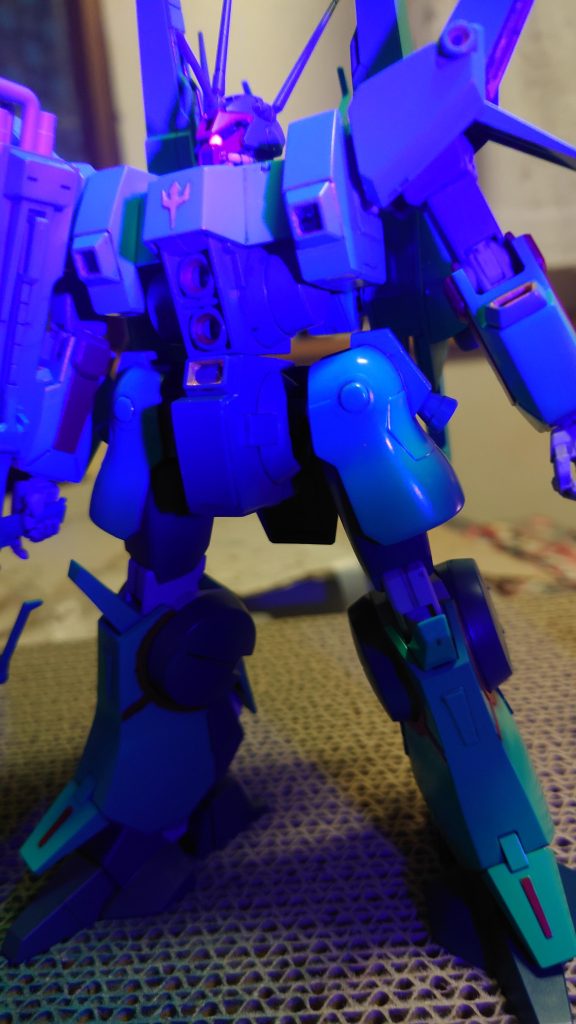 モノアイをH・アイズに置き換え