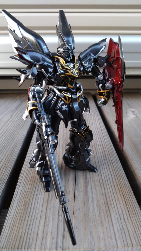 メタリックの黒、メタリックの赤、シャインシルバー、ゴールド、黒で塗りました✨まだまだ雑ですが頑張りました✨