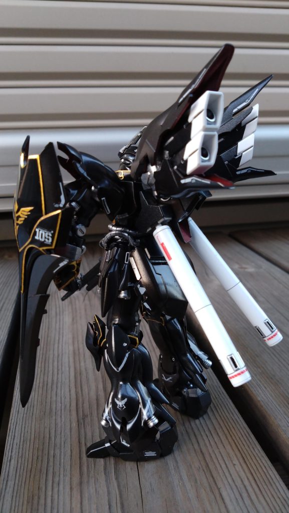 黒いシナンジュ–5枚目/制作者：アキ