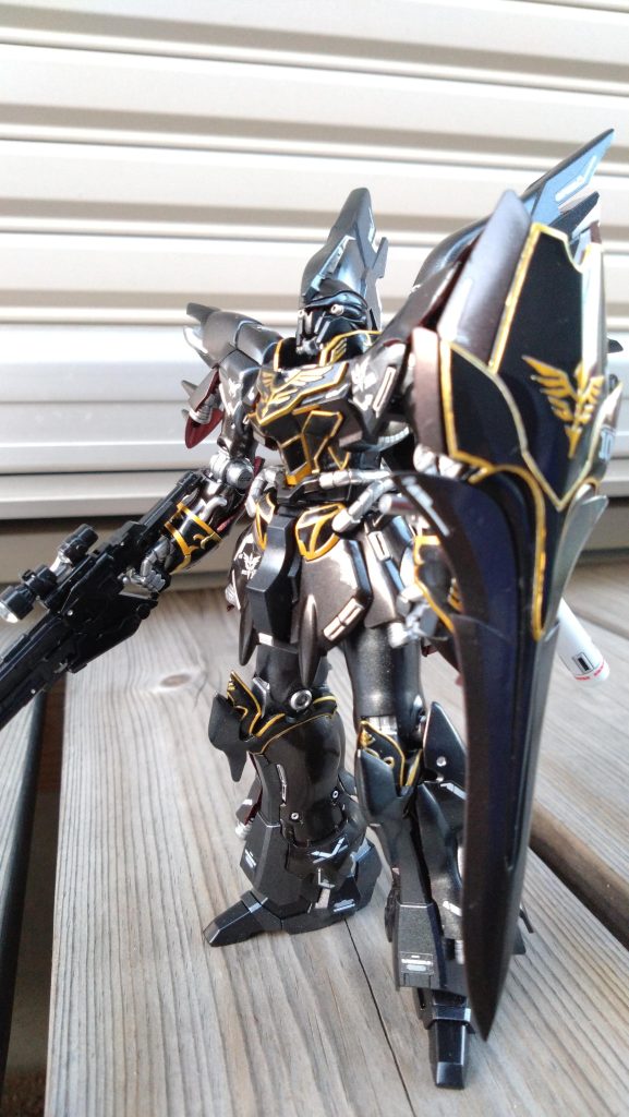 黒いシナンジュ–3枚目/制作者：アキ