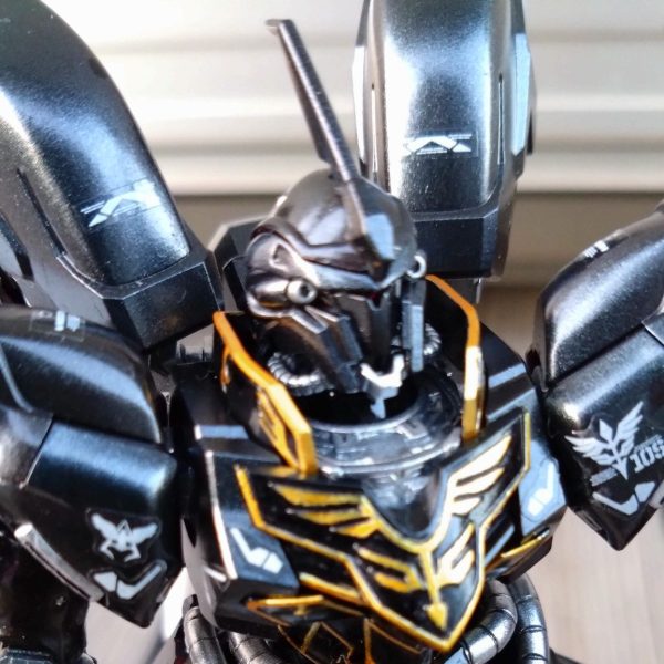 黒いシナンジュ