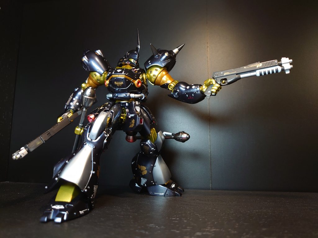 俺の名前を言ってみろぉ～と暴れるケンプファー氏