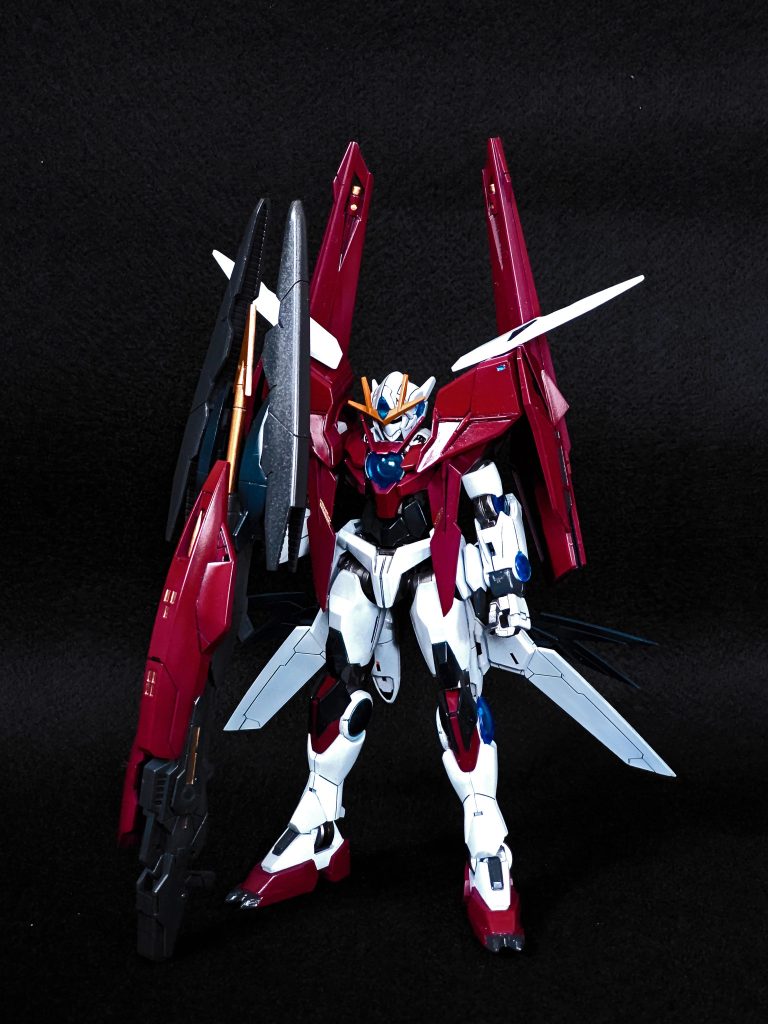 カラーリングはエピオンイメージのライバル機カラーで悪役という設定