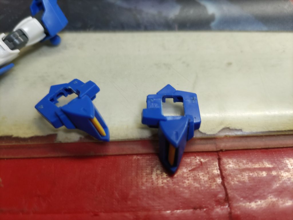 胸アーマー胸アーマーはダブルオーのものを切り取ってエクシアの胸アーマーに接着