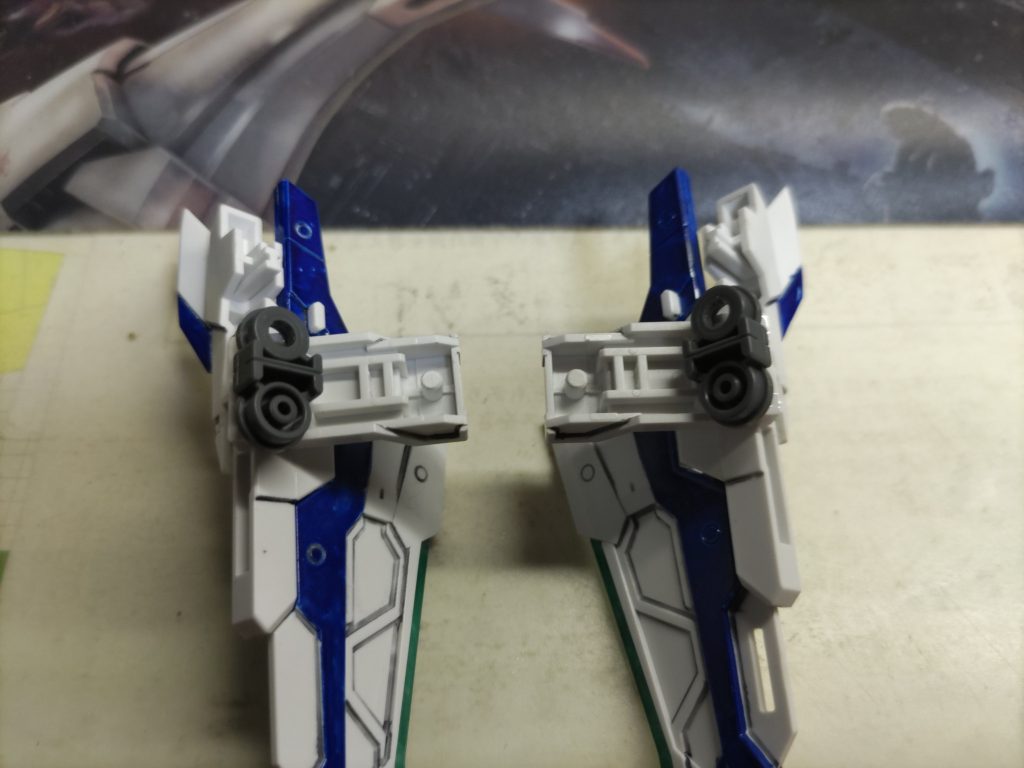 ザンライザーパーツに接続パーツを接着