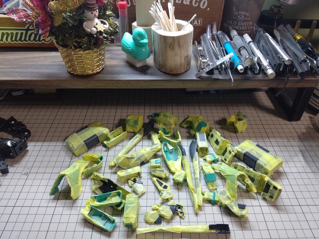 苦手な筆塗りはほとんどせずマスキングで色分けしてます。