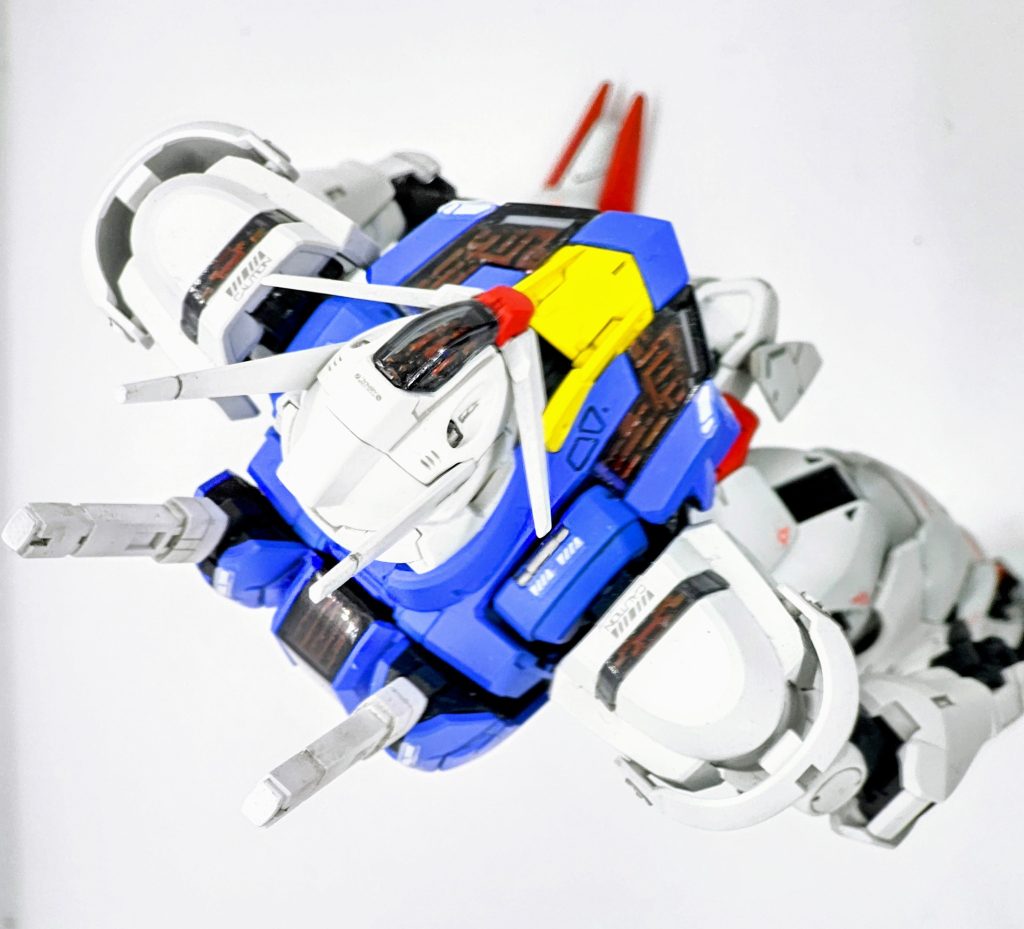 上視点からのバストアップ。パーメットスコアのディテールはあとで解説しますが、塗装し直して溝にエナメルで黒を入れてます。