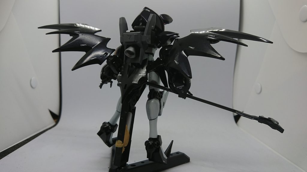 バックですバックパックは旧キットから取りました、腰にSD羽を加工し可動域を広げています