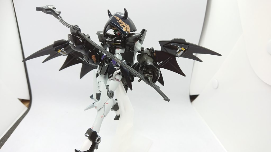 猫もかわいいですがリアルに女性服であるデザインでかっこいい感じです