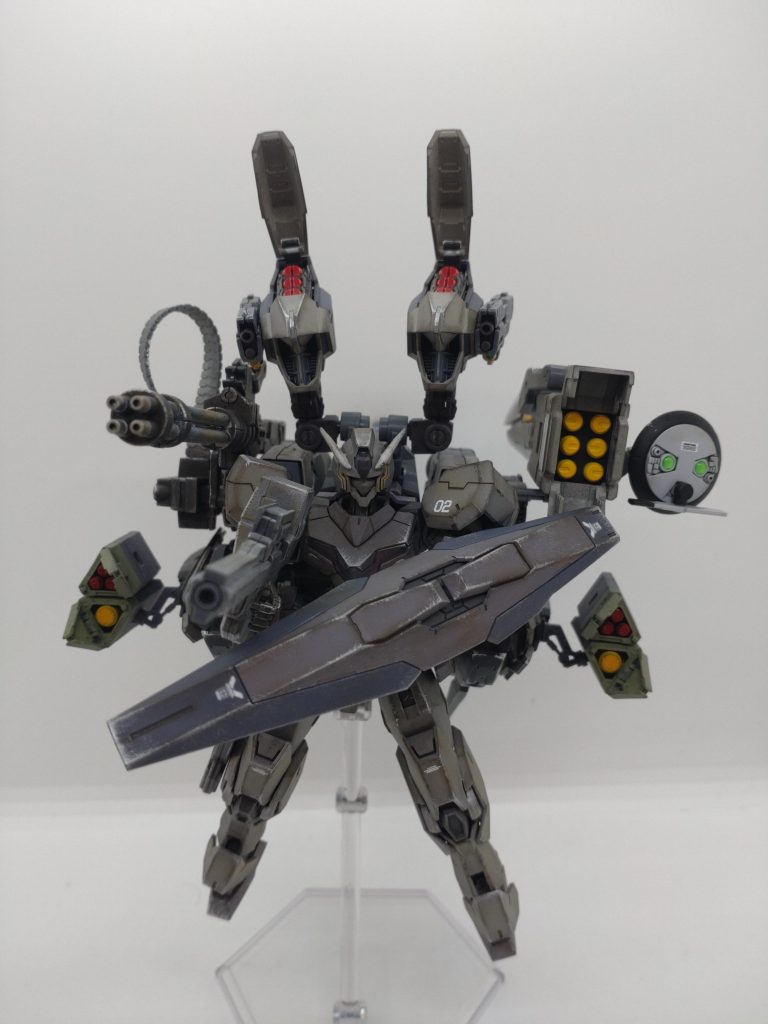 そしてやはりロマンに全弾発射は外せません！！全ての兵装を一挙に射撃し、多数の敵をまとめて撃墜！　　これこそロマンの塊！スパロボでいう必殺攻撃！　もちろんミサイルは板野サーカス軌道で飛んでいきます！わかってます、皆さんこういうのが大好物ですよね！？え？　なに？　こんなことしたらすぐ弾切れでおしまい？ちょっと何言ってるのかわかりませんね。アニメやスパロボでも「全弾発射」を何回も出来るなんて常識じゃないですか。こいつは男のロマン補正により「肝心な時」まで決して弾切れなど起こしません！！