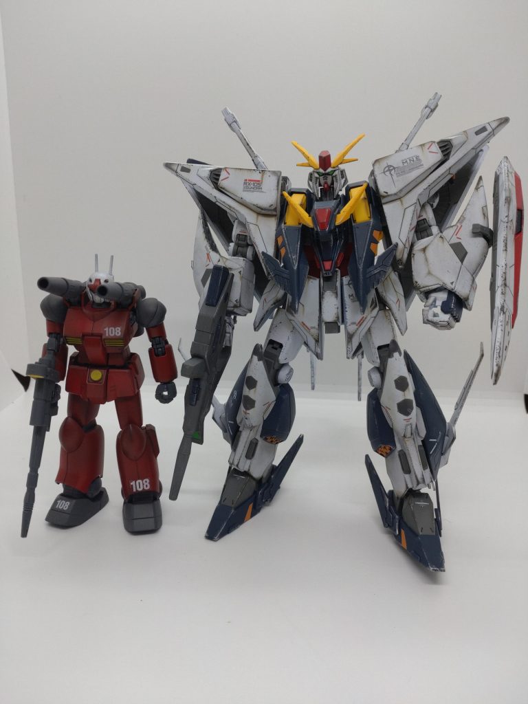 いやしかし、デカすぎでしょwガンキャノン先輩が子供に見えますw MSの進化というか・・・、これ以降の機体が、経済的な観点から小さくなっていったのも解る気がしますね。