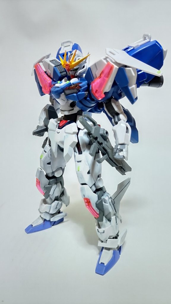 ビットオフフォーム腰にライフルをマウント可能。