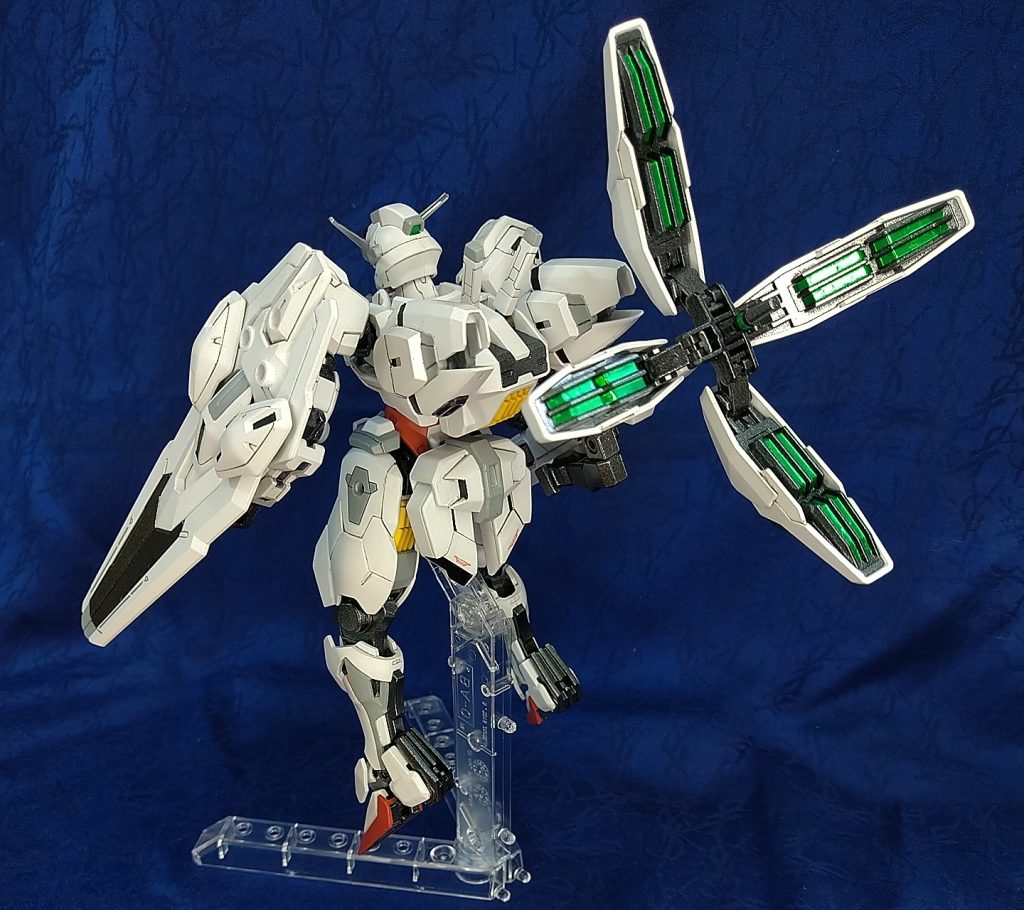 後ろ姿も良き。