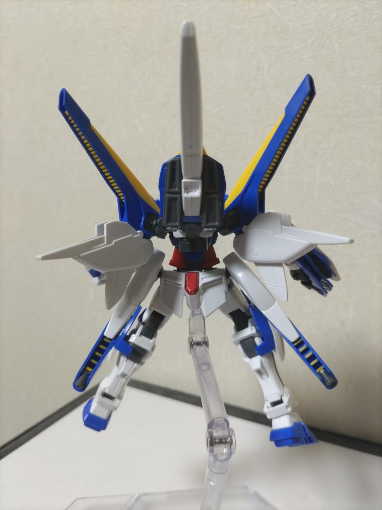 背部バインダーを展開し高速移動モードになる