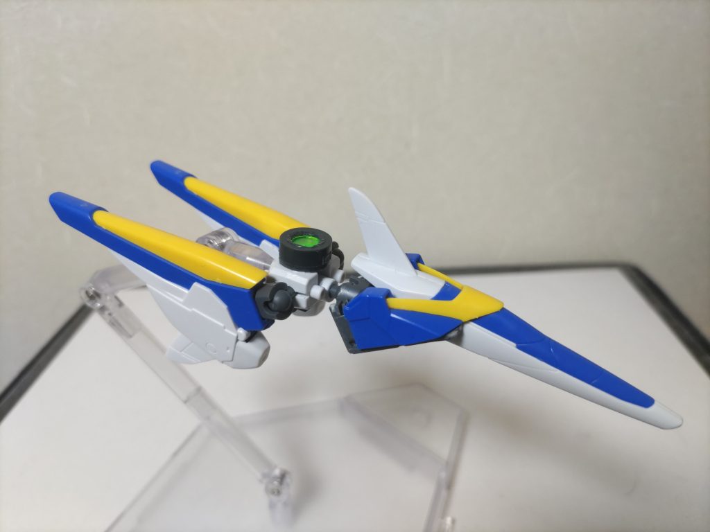 バックパックはコアファイターとして分離可能