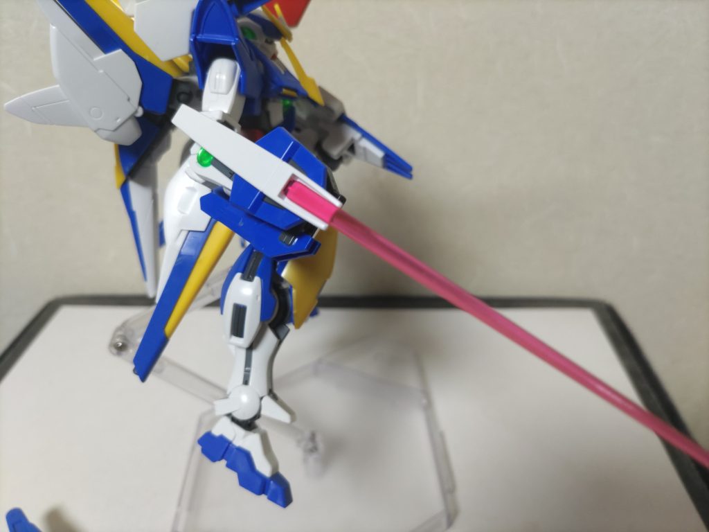 下部ユニットを分離してビームライフル＆ビームサーベルとして運用可能