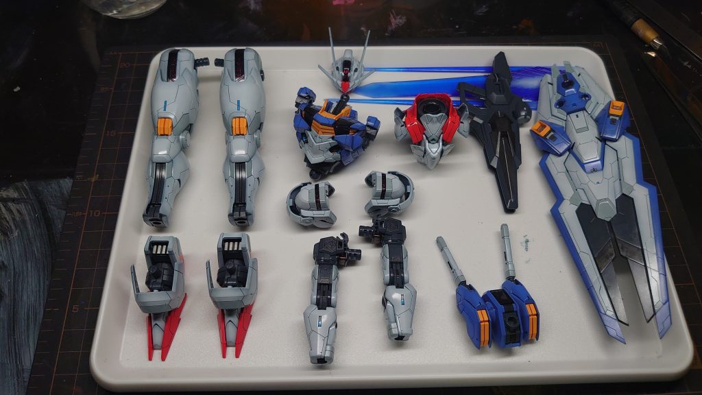 ＜仕上げ＞墨入れやら、デカールなど貼る前はしっかりクリアでコート（これ大事）。