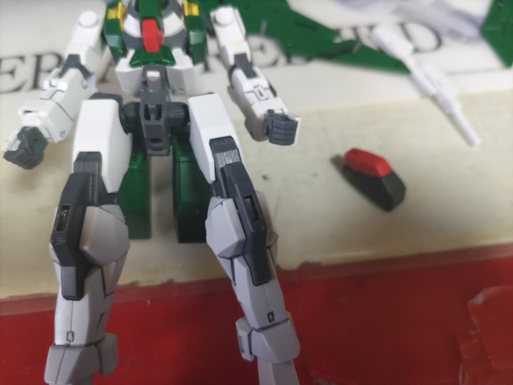 ケルディムのフロントスカートはピンバイスで穴を開けてプラ棒接続