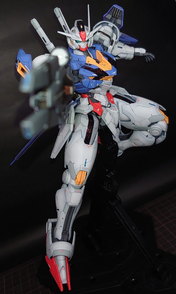 ＜ビットオンフォーム＞頭部バルカンはメタルパーツを使用、