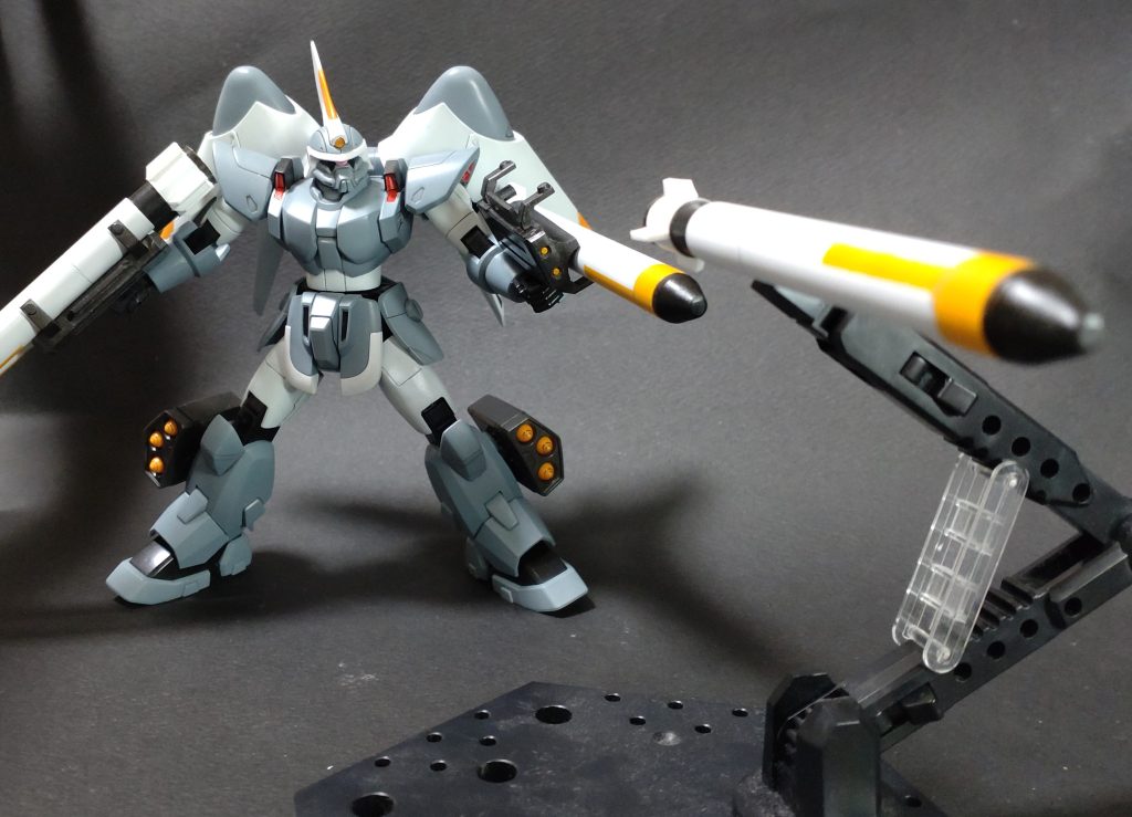 3mm軸でミサイルとミサイルラックをマウントしているので飛ばせます。