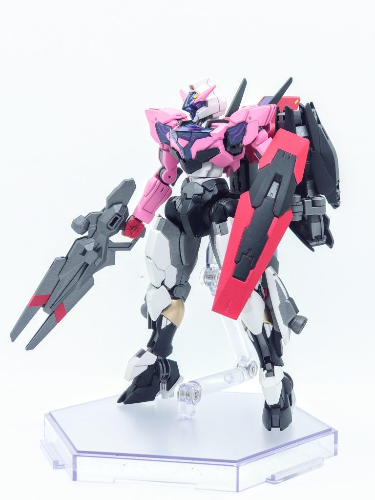 ベースはルブリスジウからほぼ変更無しで武装を追加したかたちになります。